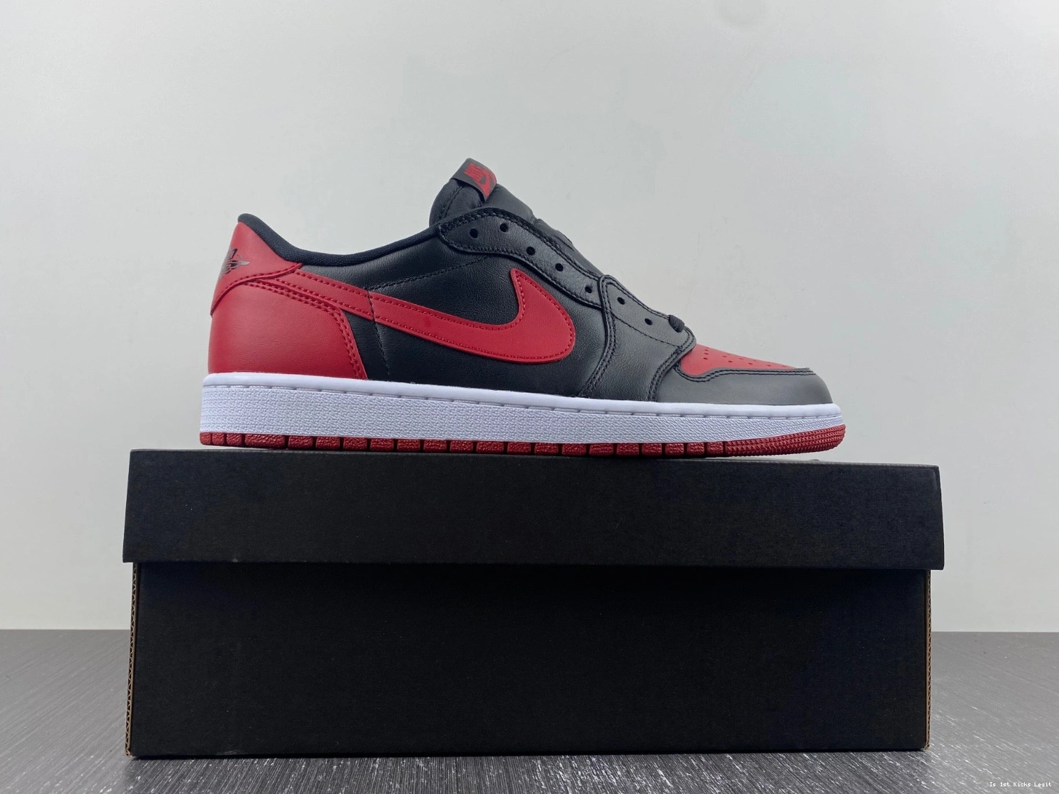 1 - Low Retro Jordan (2015) Bred 705329-001 1026